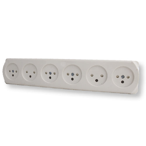 שקע YARDEN PG-6 נמוך עם תריס בטחון בצבע לבן מתח/זרם 230V/16A FETAYA